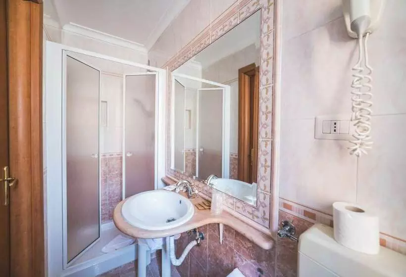 اتاق کلاسیک سه تخته, Gh Hotel San Giusto