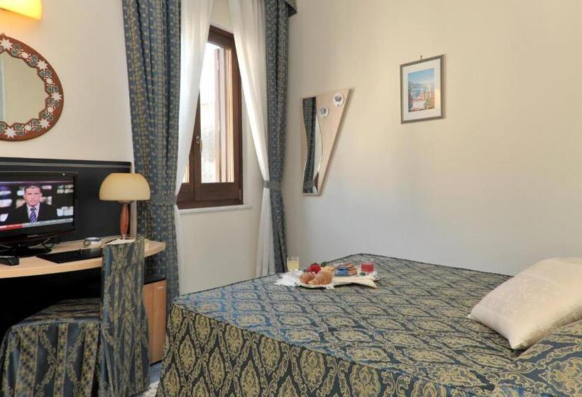 Номер Economy, Santa Lucia