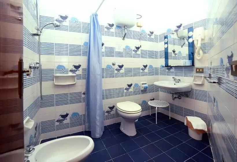 Economy Triple Room, Timiama