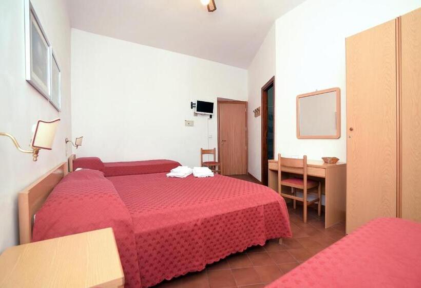 Economy Quadruple Room, Timiama