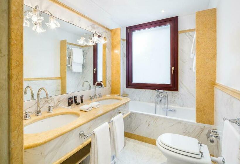 اتاق استاندارد با چشم‌انداز, Baglioni Hotel Luna   The Leading Hotels Of The World