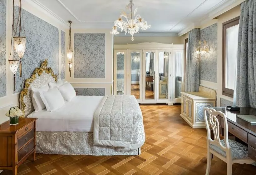 سوئیت جونیور خانوادگی, Baglioni Hotel Luna The Leading Hotels Of The World
