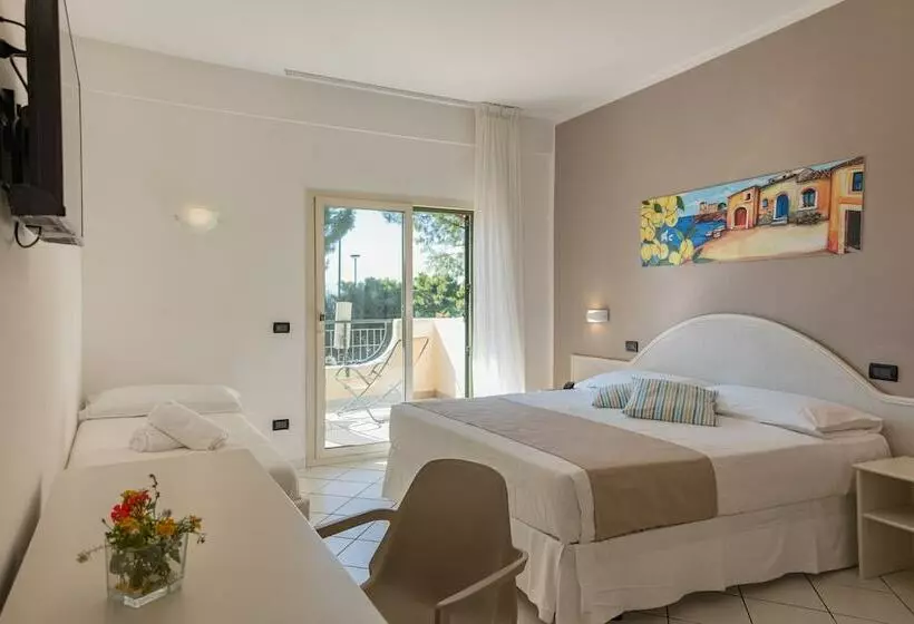 Comfort Kolmen Hengen Huone, Cdshotels Terrasini   Città Del Mare
