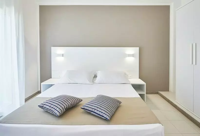 Comfort Kolmen Hengen Huone, Cdshotels Terrasini   Città Del Mare