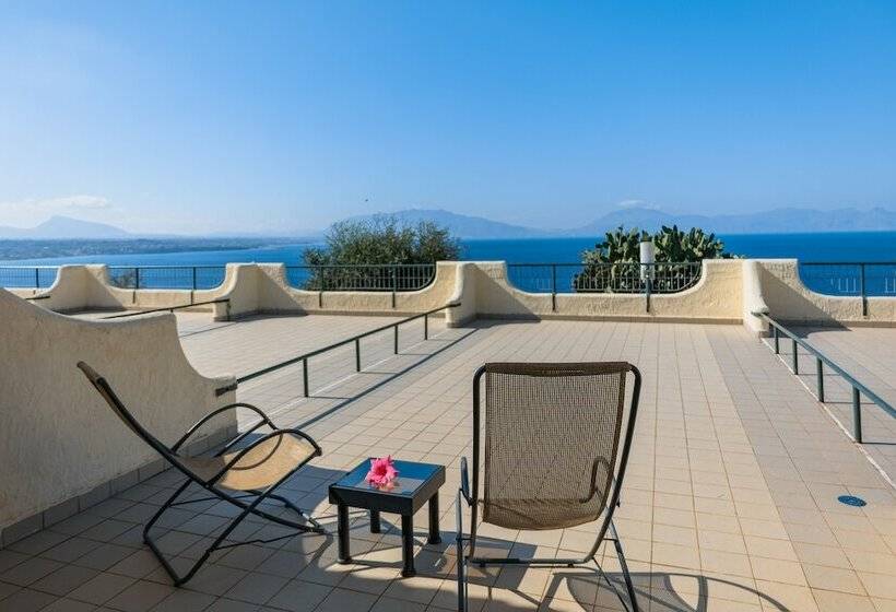 4인용 수피리어 룸, Cdshotels Terrasini   Città Del Mare