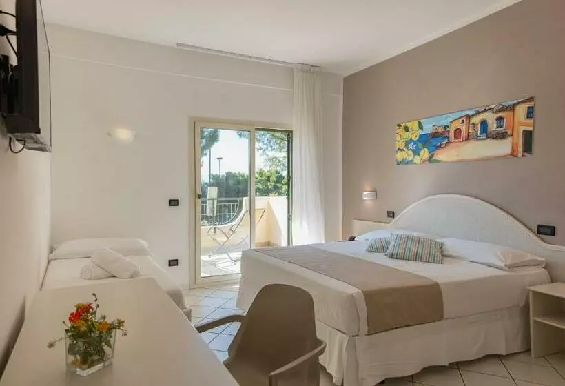 Standard Quadruple Room Garden View, Cdshotels Terrasini Città Del Mare