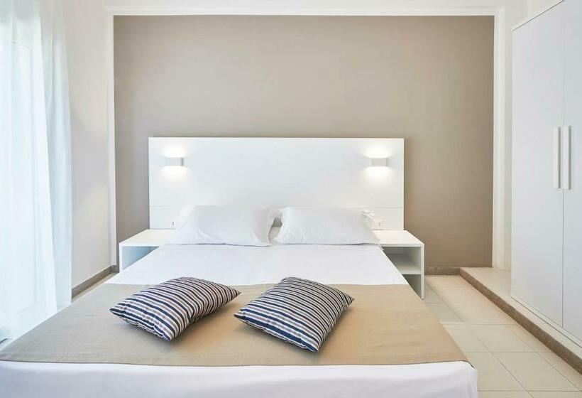 غرفة قياسية ثلاثية مطلة علي الحديقة, Cdshotels Terrasini   Città Del Mare