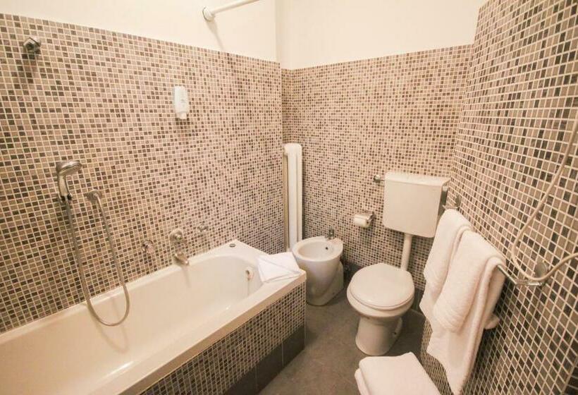 غرفة قياسية, Green Class Hotel Astoria