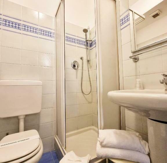 غرفة قياسية, Green Class Hotel Astoria