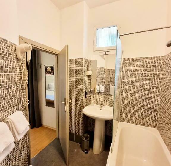 غرفة قياسية, Green Class Hotel Astoria