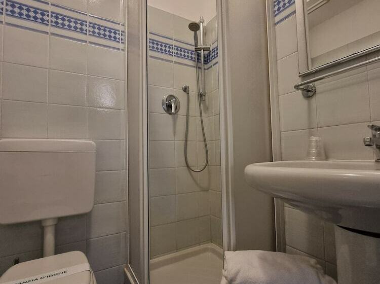 غرفة قياسية, Green Class Hotel Astoria