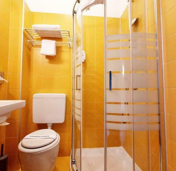 غرفة قياسية فردية, Green Class Hotel Astoria