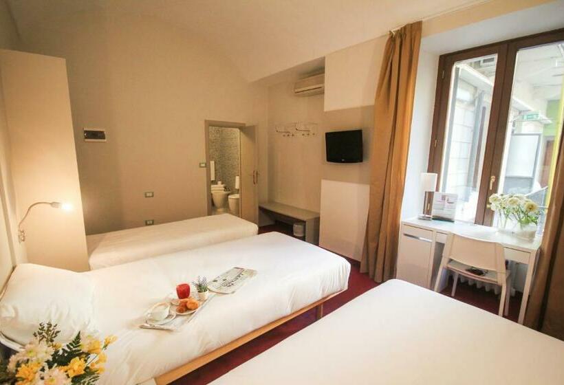 غرفة قياسية ثلاثية, Green Class Hotel Astoria