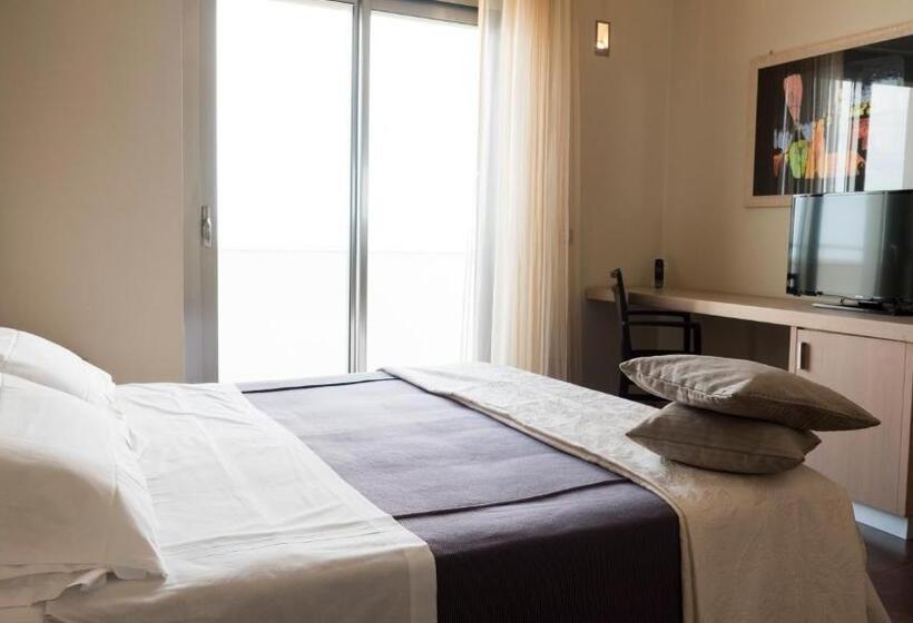 اتاق استاندارد چهار تخته, Abruzzo Marina