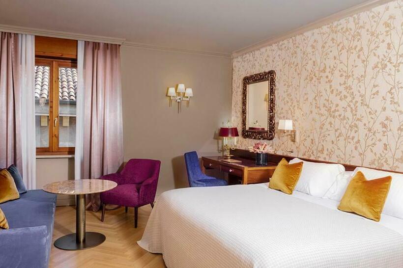 Pokój Superior, Accademia