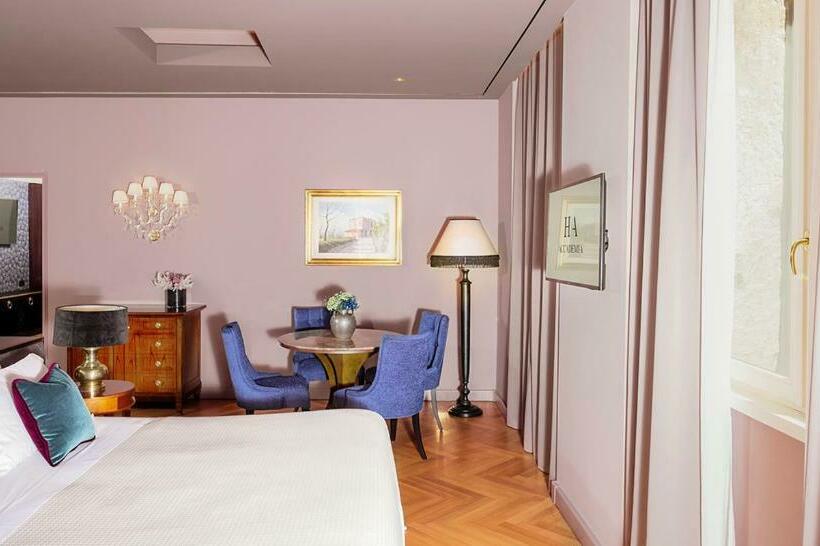 Suite, Accademia