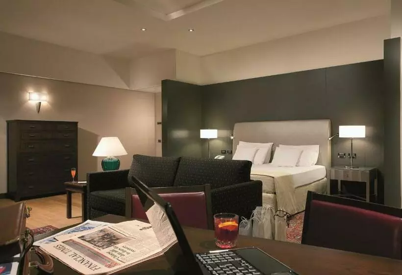 Suite, Accademia
