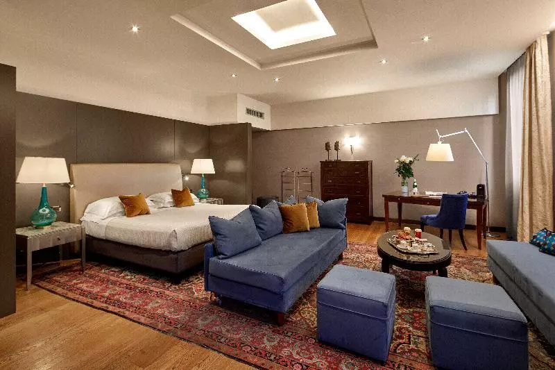 Suite, Accademia