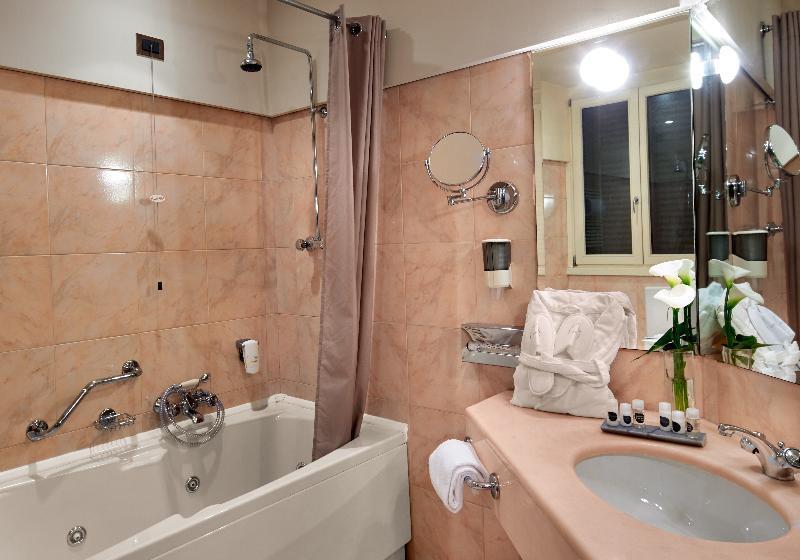 Suite, Accademia