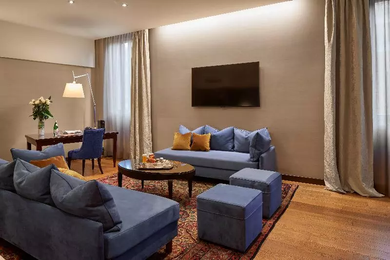 Suite, Accademia