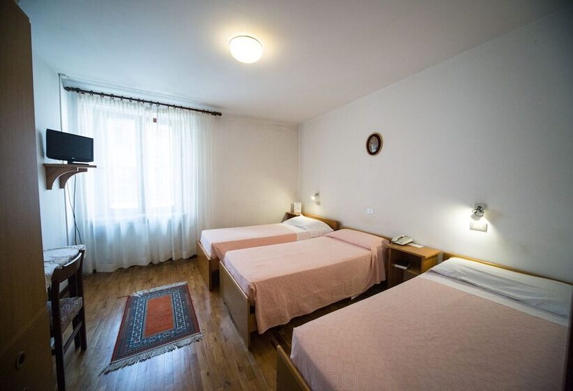 标准三人间, Al Bottegon