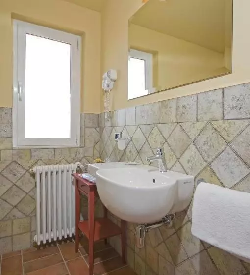 اتاق استاندارد, Albergo Africa