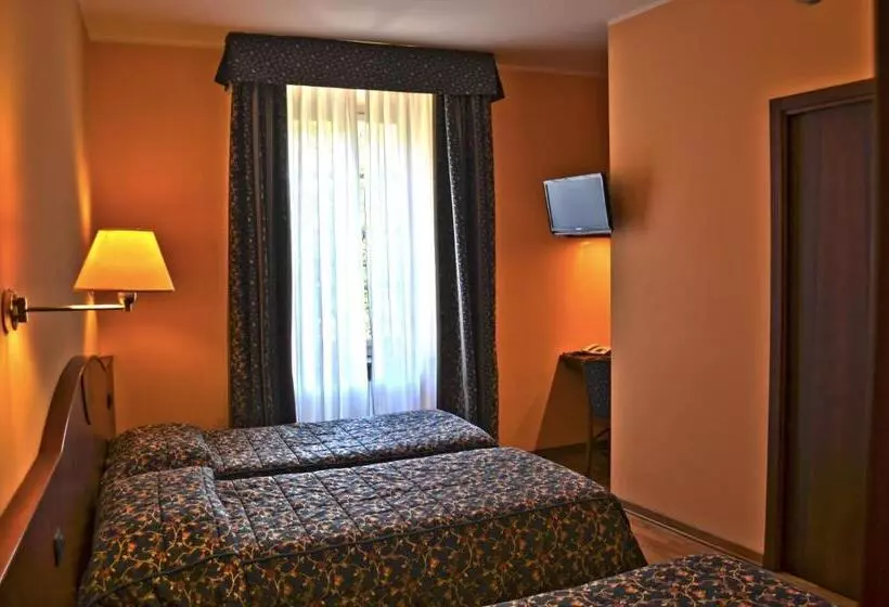 スタンダードトリプルルーム, Albergo Italia