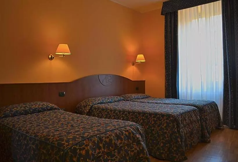 スタンダードトリプルルーム, Albergo Italia