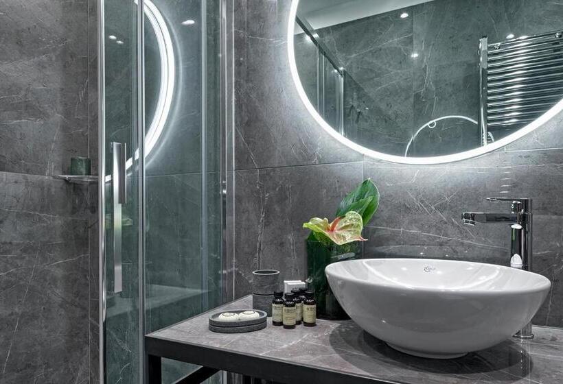 اتاق کلاسیک, Americandinesen