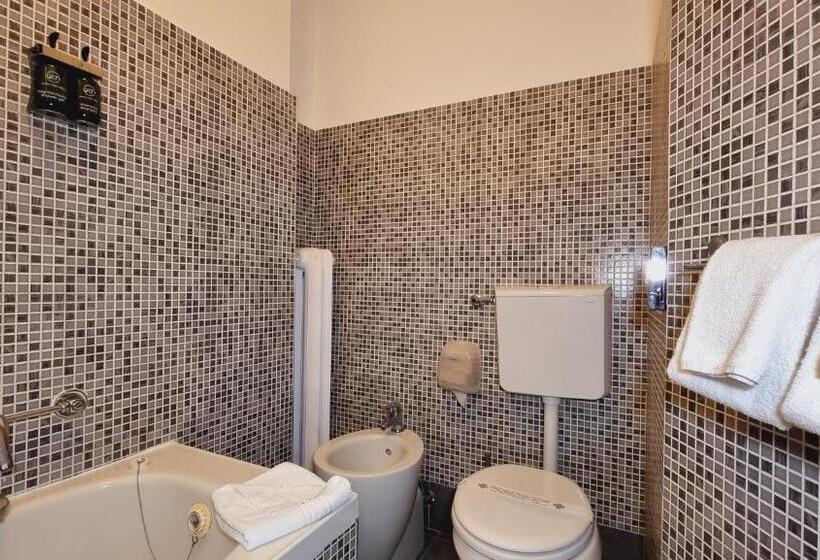 غرفة قياسية, Green Class Hotel Astoria