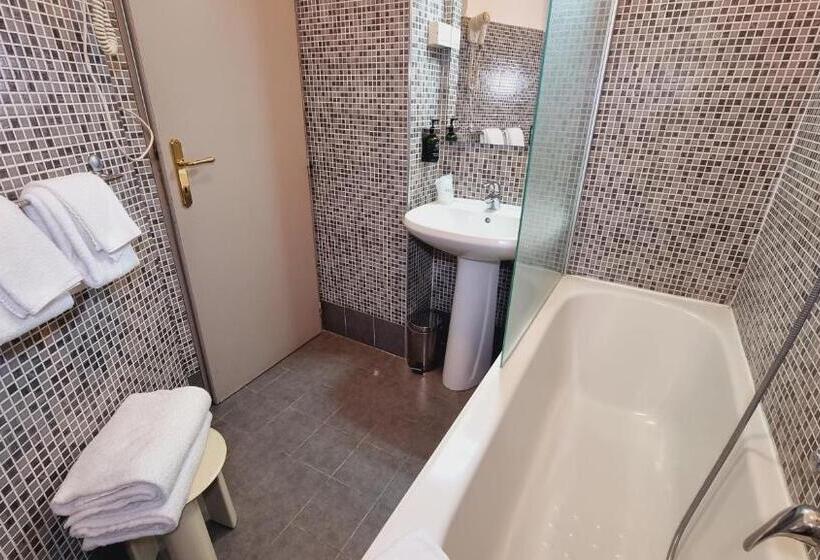 غرفة قياسية, Green Class Hotel Astoria