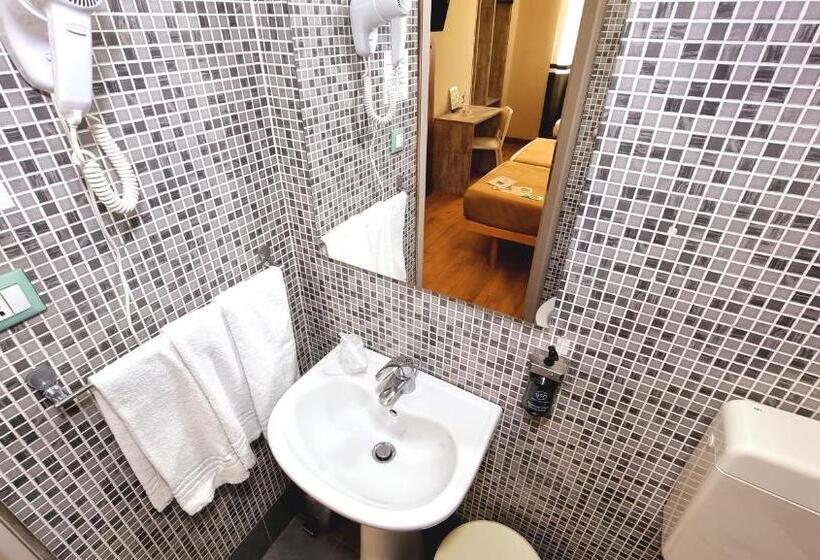 Номер Стандарт Трехместный, Green Class Hotel Astoria