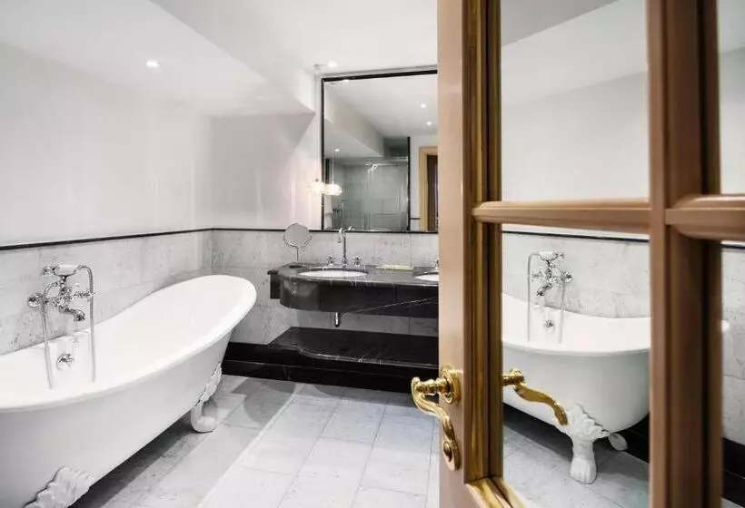 Suite with lake view, Baglioni Hotel Luna   The Leading Hotels Of The World