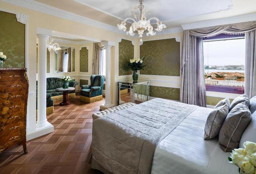 Suite with lake view, Baglioni Hotel Luna   The Leading Hotels Of The World