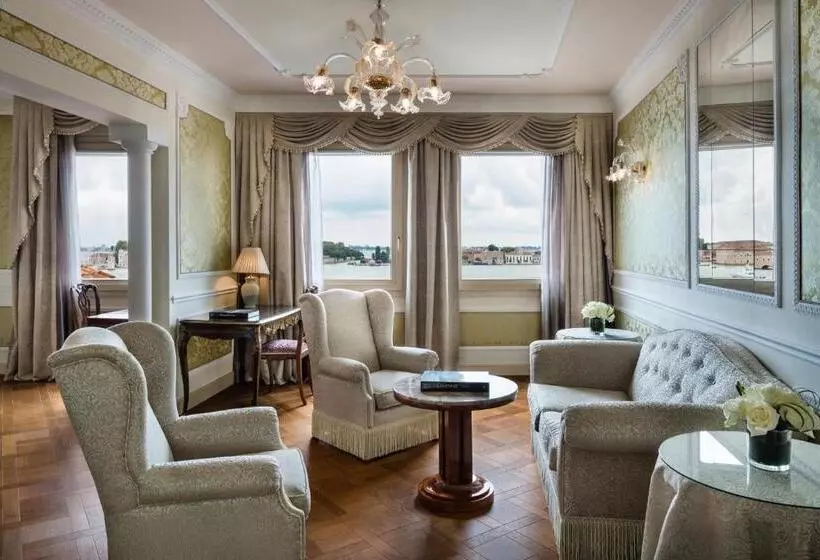 Suite with lake view, Baglioni Hotel Luna   The Leading Hotels Of The World