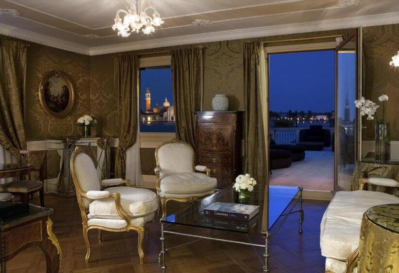 Suite with lake view, Baglioni Hotel Luna   The Leading Hotels Of The World
