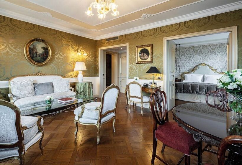 Suite with lake view, Baglioni Hotel Luna   The Leading Hotels Of The World