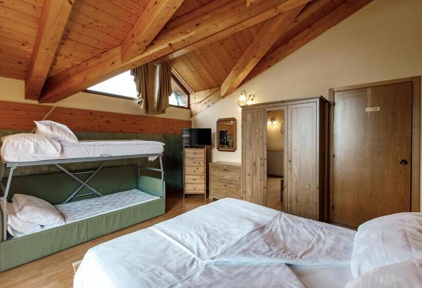 Quarto Quádruplo Estandar, B&b La Montanara
