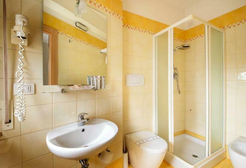 غرفة قياسية, Bernard