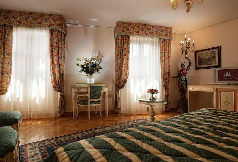 اتاق سوپریور با چشم‌انداز, Albergo Cavalletto & Doge Orseolo