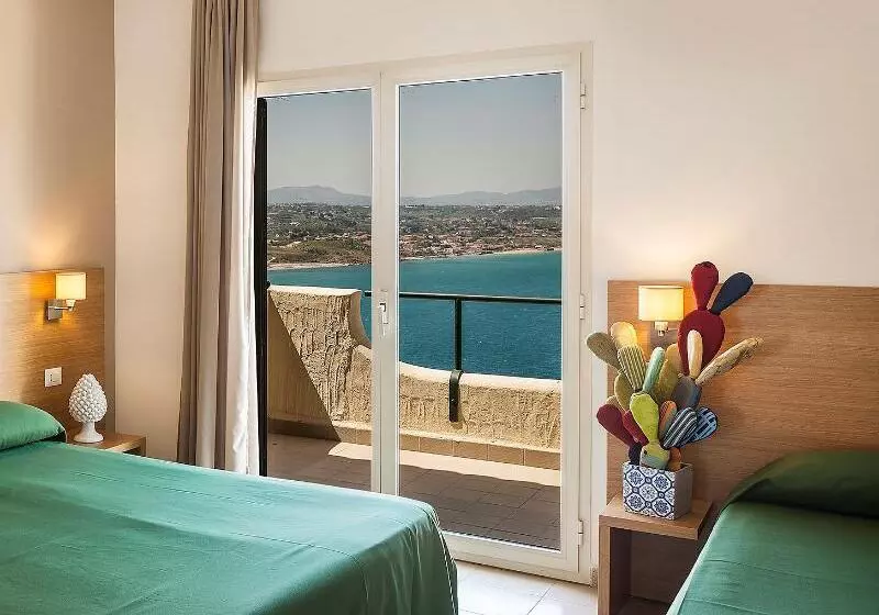 Superior Triple Room, Cdshotels Terrasini Città Del Mare