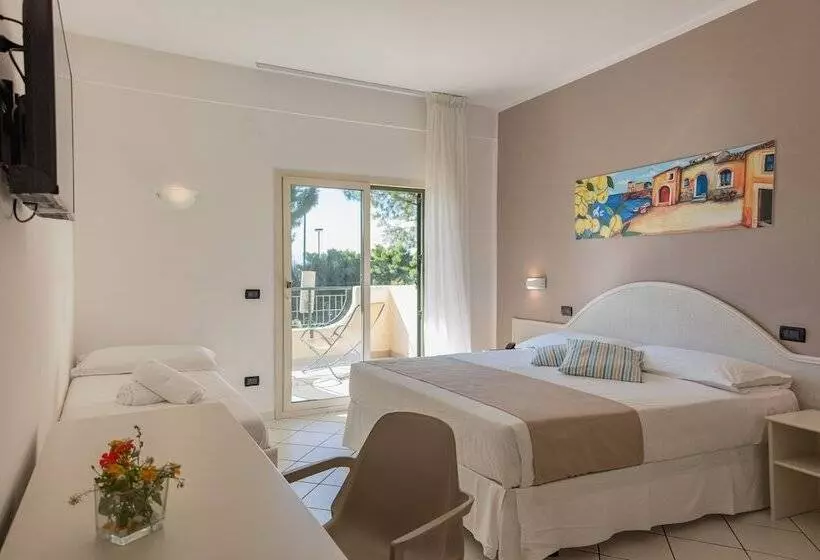 Comfort Kolmen Hengen Huone, Cdshotels Terrasini   Città Del Mare
