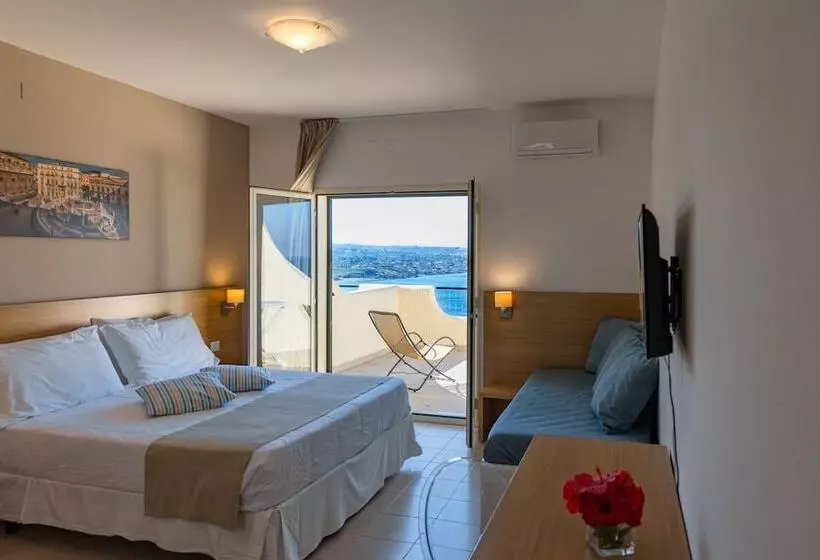 Superior Quadruple Room, Cdshotels Terrasini Città Del Mare