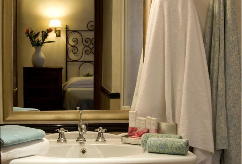 اتاق استاندارد سه نفره, Clitunno