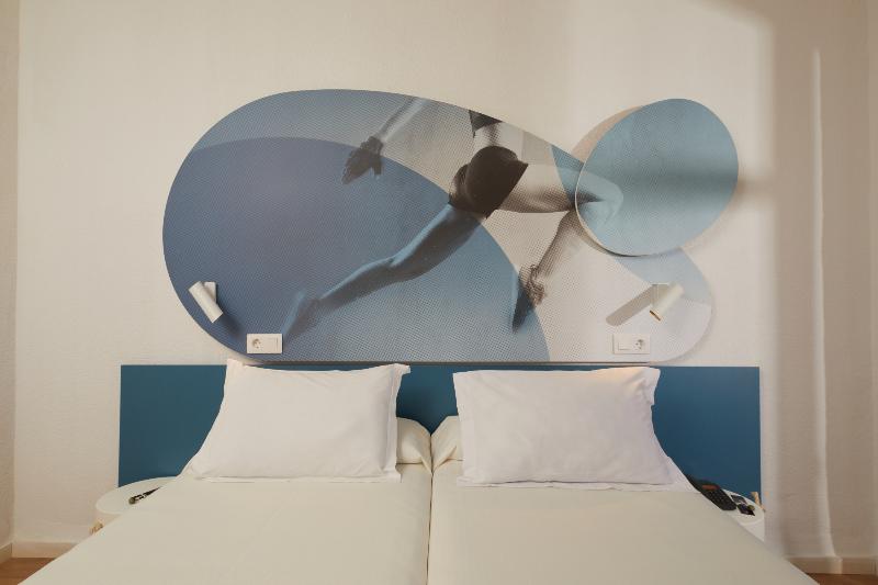 اتاق استاندارد سه نفره, Clitunno