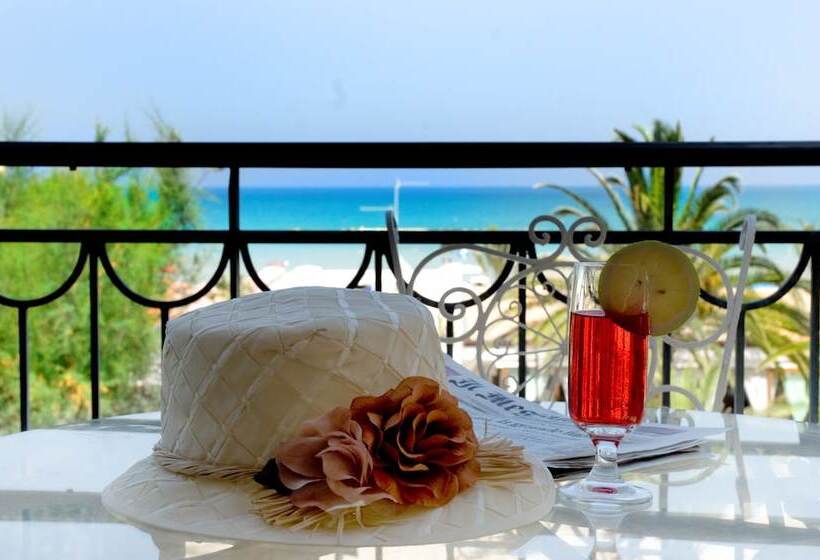 컴포트 트리플 룸, Dino