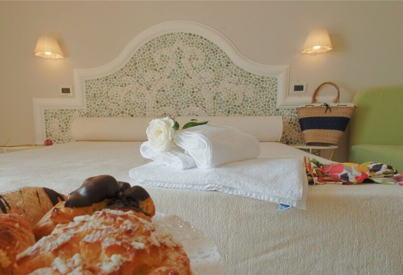 컴포트 트리플 룸, Dino