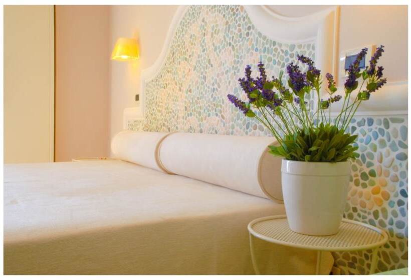 컴포트 트리플 룸, Dino