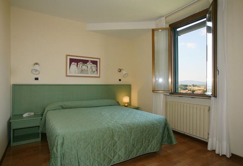 Camera Quadrupla Standard, Duomo