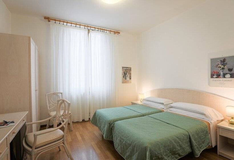 Camera Standard, Duomo